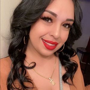 Meet your Posher, Gisela